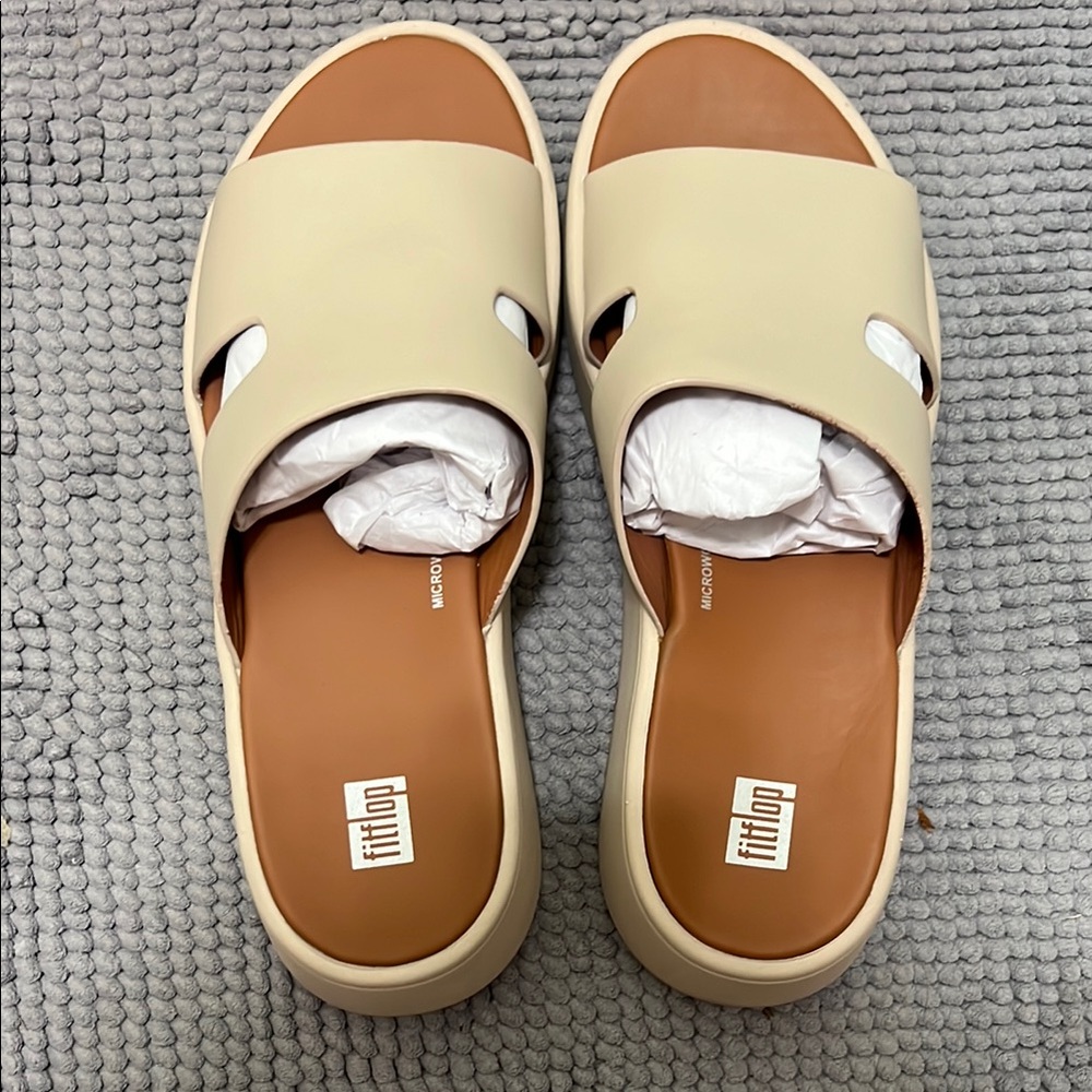 NWT Fitflop F mode Raw-Edge Leather Flatform H-bar Slides